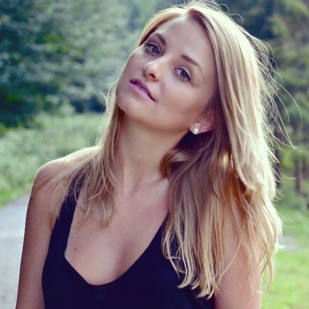 Lefek, Aleksandra